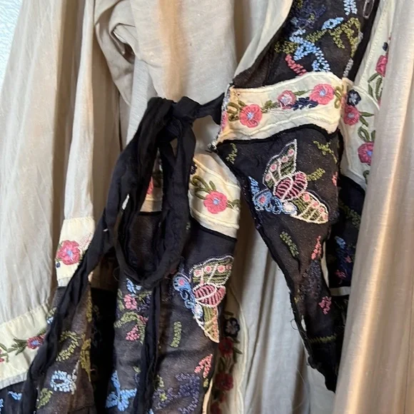 Magnolia pearl Duster/ Kimono - Picture 8 of 14